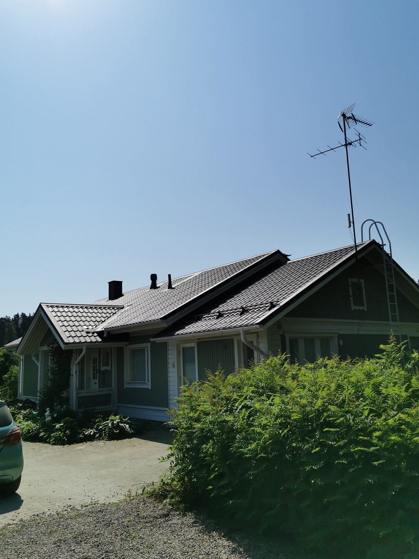 Talo uuden katon jälkeen
